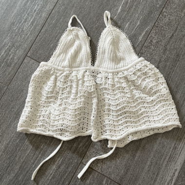 Top bikini all’uncinetto bianco