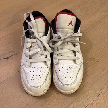 nike jordans