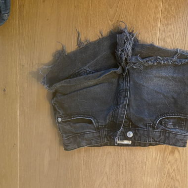 Schwarze Jeansshorts