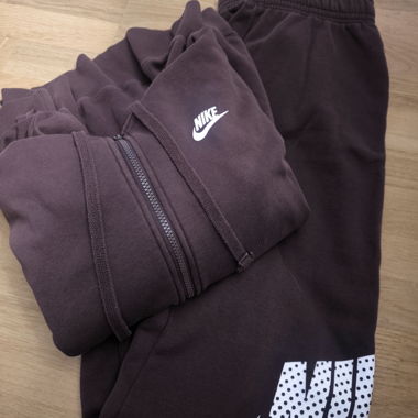 Nike Trainer Set in Dark Brown
