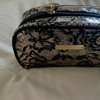 Victoria's Secret Necessaire