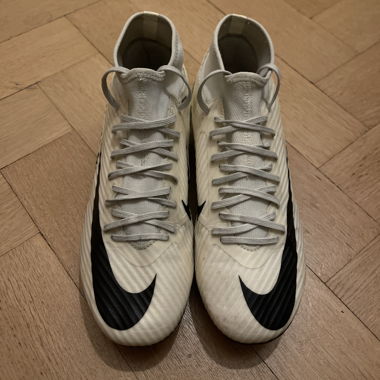 White Nike football boots