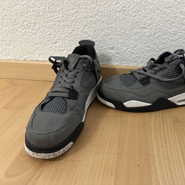 Jordan 4 Retro Kühlgrau