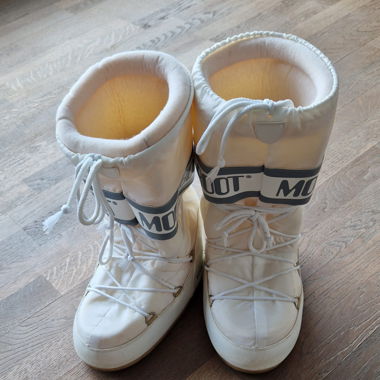 Moon Boots