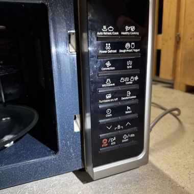 Four à micro-ondes