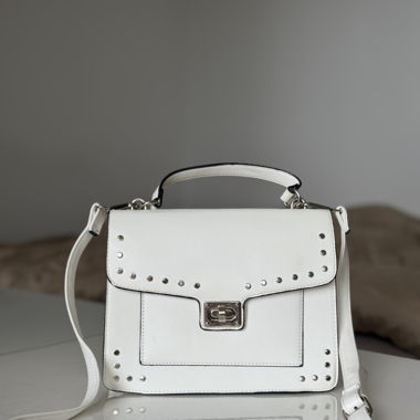 Elegante Handtasche mit Nieten -sehr guter Zustand