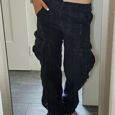 Schwarze Cargo-Hose