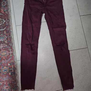 Bordeauxrote Skinny Jeans