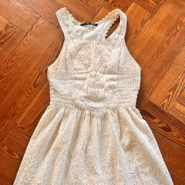 Robe blanche dentelle Zara