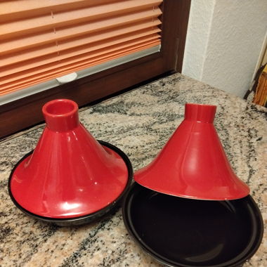 2 marokkanische Tajinas