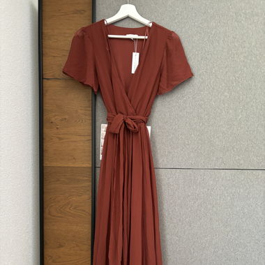 Orangfarbenes Abendkleid