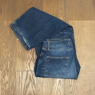 Jeans blu scuro a gamba larga