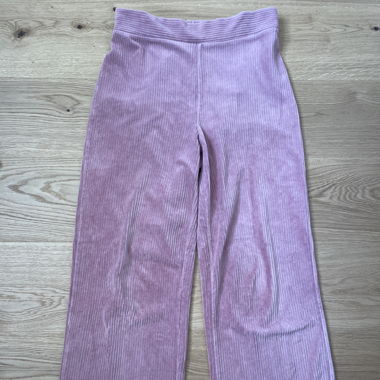 pink pants 