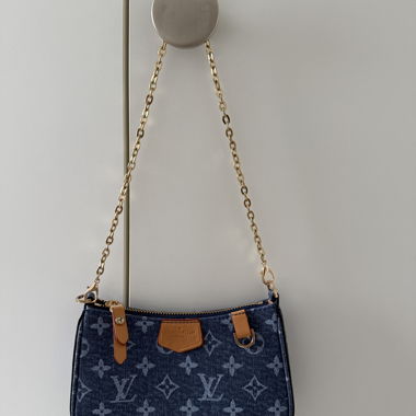 Louise Vuitton Imitazione
