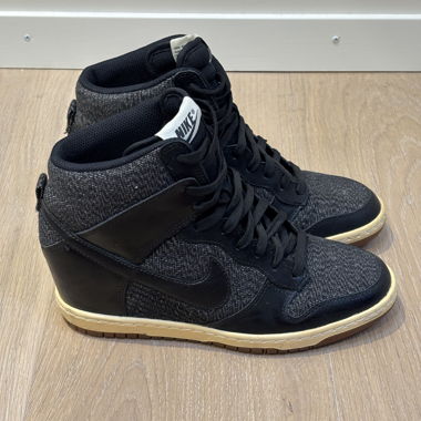 Sneakers Nike con zeppa
