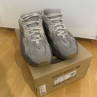 Yeezy Boost 700