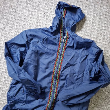Veste de pluie fine avec motif