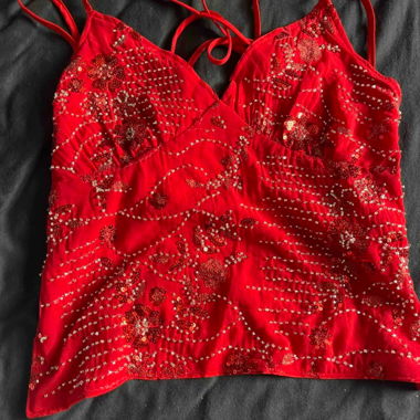 Ibiza Style : Top rouge à sequins
