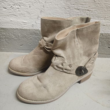 Stivaletti beige