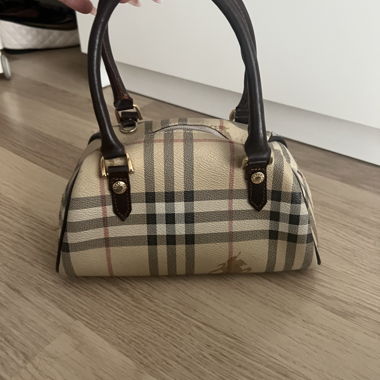 Handtasche