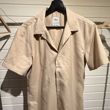 Camicia Zara beige a maniche corte