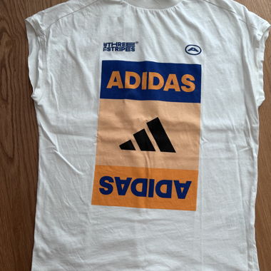 T-shirt adidas senza maniche