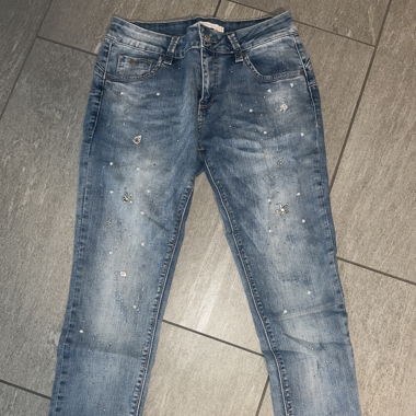 Jeans mit “Perlen”