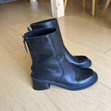 Stivaletti in pelle nera Gr. 37