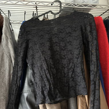 T-shirt in pizzo a maniche lunghe