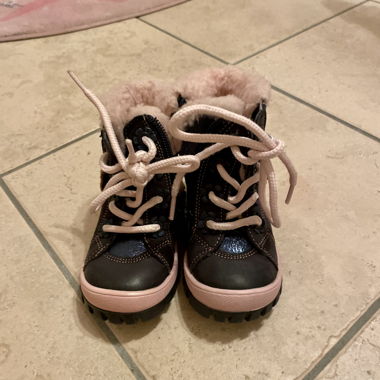 Verkaufe Stiefeletten mit Fell, gebraucht von Mädchen, Nr. 20