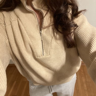 Beiger Strickpullover