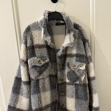 karierte Teddy Jacke