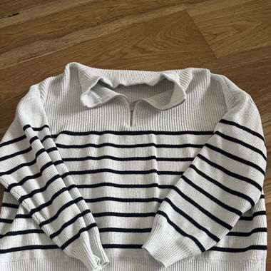 Gestreifter Winterpulli
