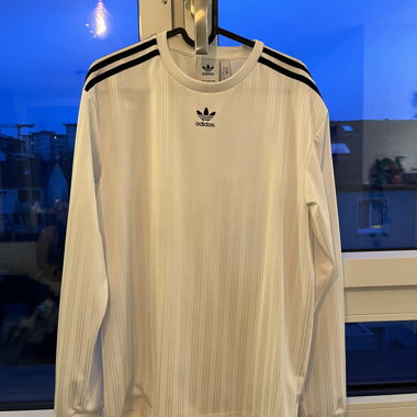Adidas sweater