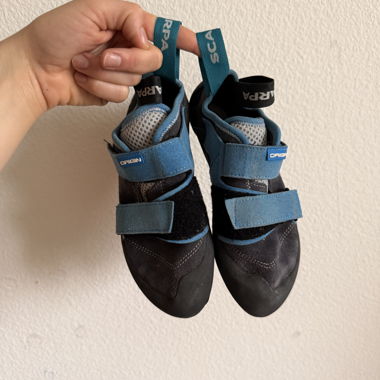 SCARPA CLIMBING SHOES - 36.5
