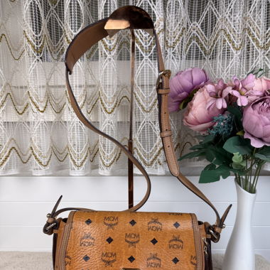 100% Original MCM Sling/Umhängetasche Cognac