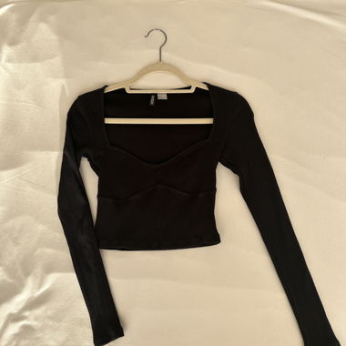 H&M Divided black long sleeve top