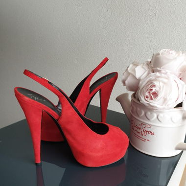 Giuseppe Zanotti Peeptoe Red 39