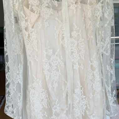 Robe en dentelle Valentino en soie Taille 36.