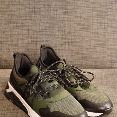 Victory Sneaker