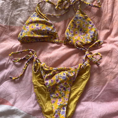 Ensemble bikini fleurs jaune