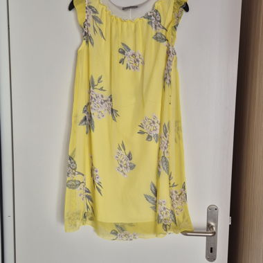 Robe courte jaune à imprimé fleuri