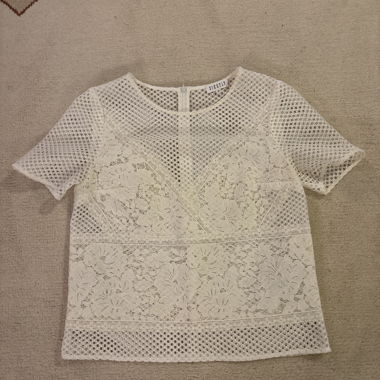 Weisses Spitzen-T-Shirt
