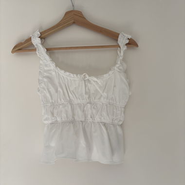 Top bianco a spalline sottili