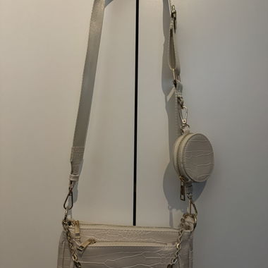 Beige Umhaengetasche mit Minietui