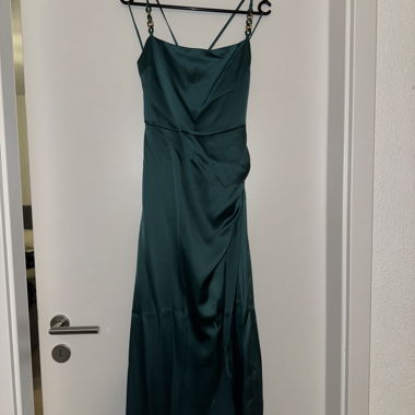 Robe satin vert
