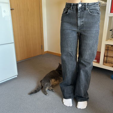 Dunkle Wide-Leg Jeans