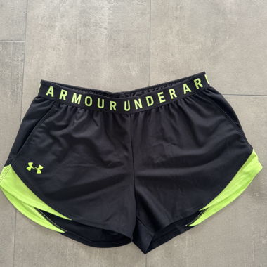 Short Under Armour neri e verdi HeatGear