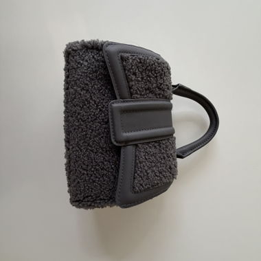 Borsa a mano in sherpa grigia