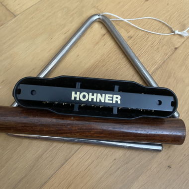 Armonica Hohner e triangolo
